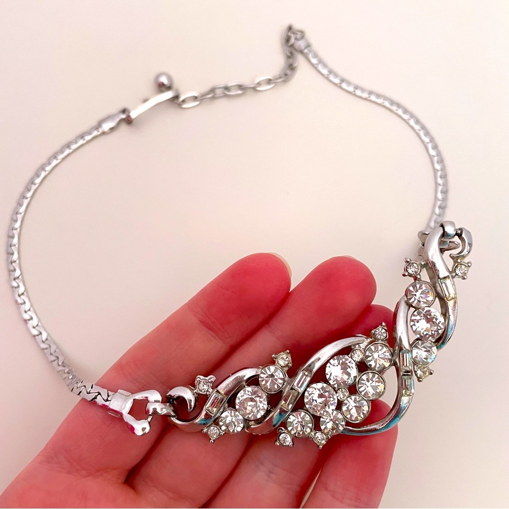 Vintage 80’s Silver Tone Rhinestone Holiday Christmas Festive Hook Back Necklace